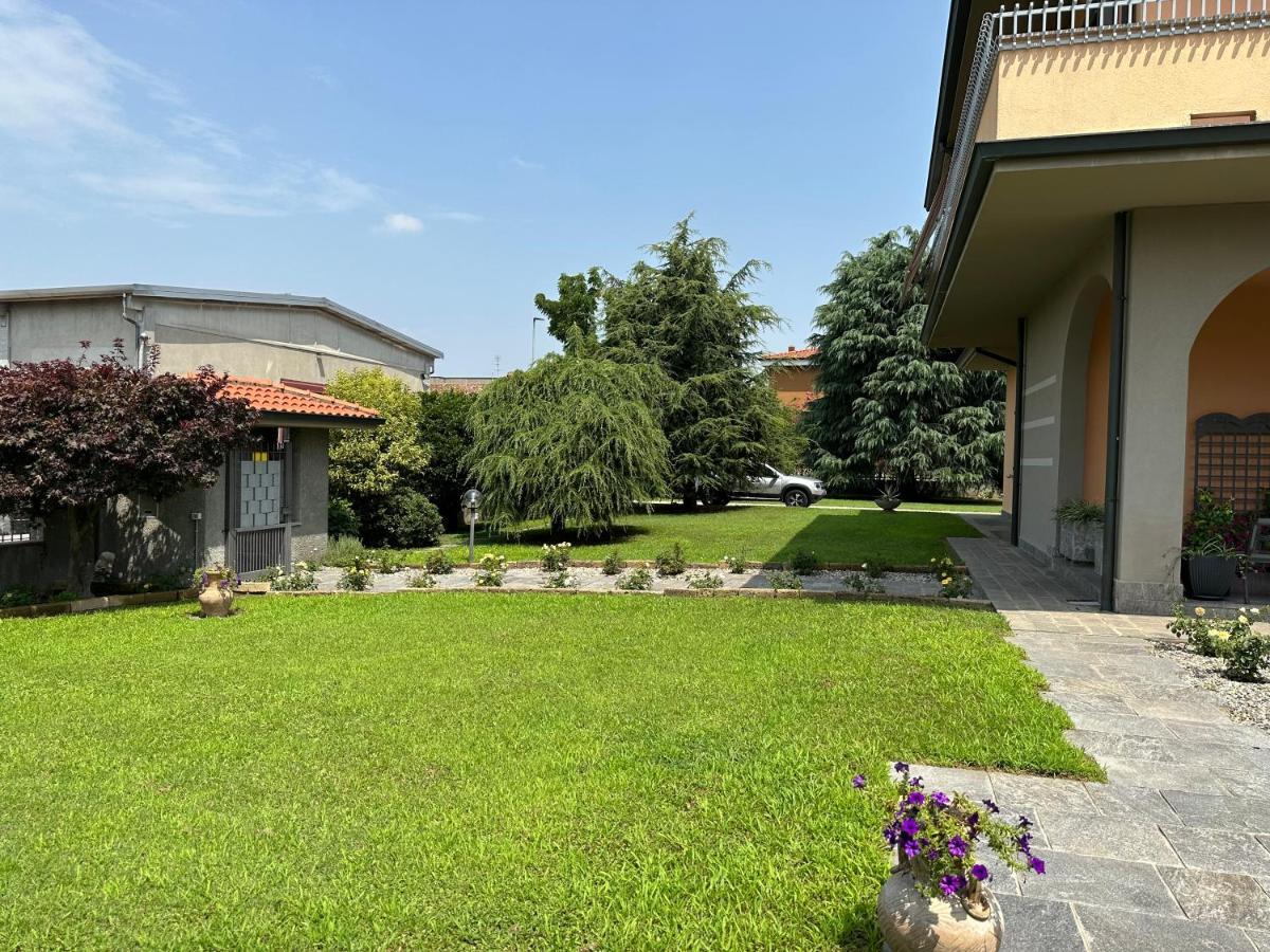 Villa 2 Cassano dʼAdda Exterior foto